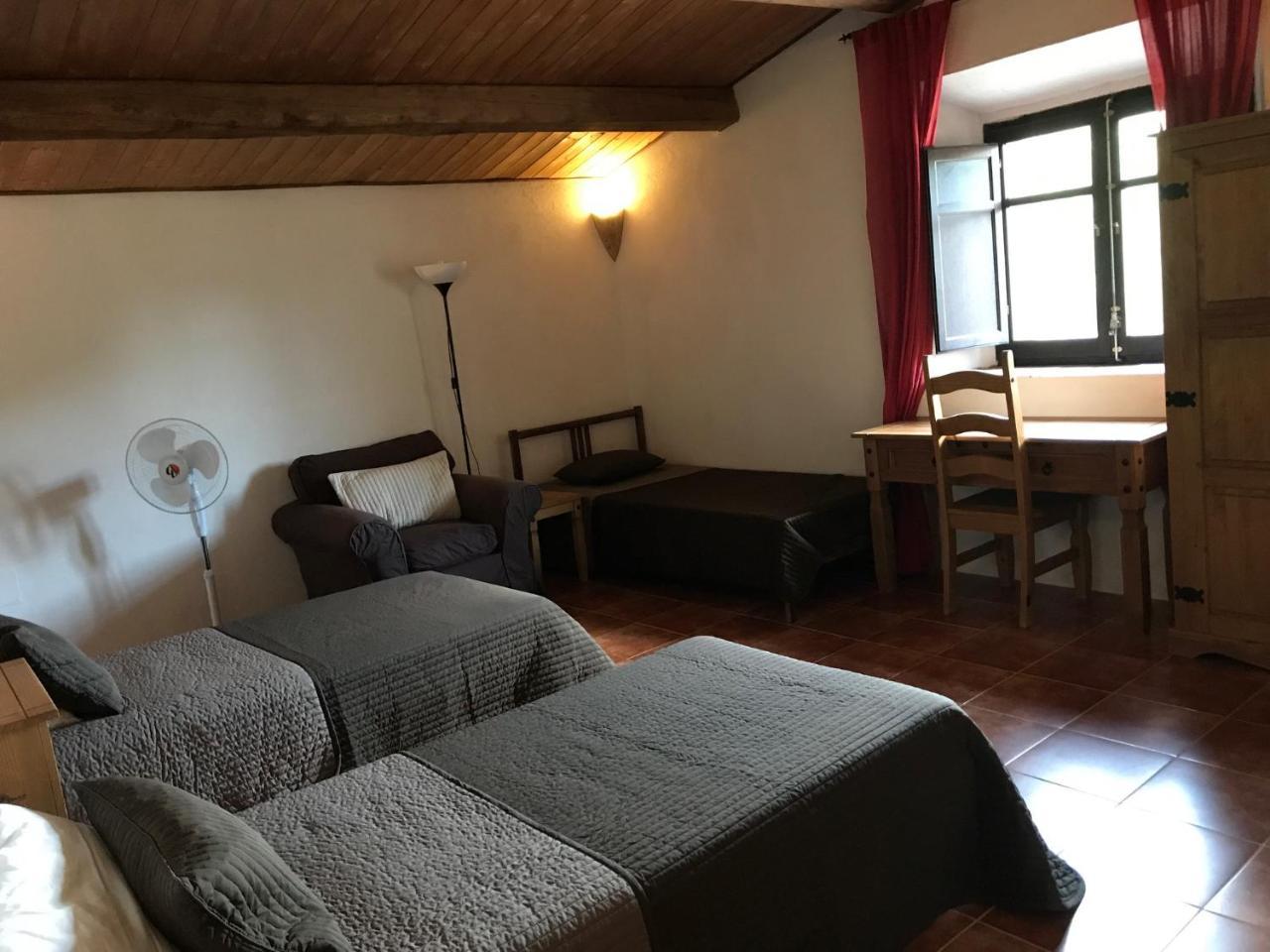 Hotel Mas Pelegri Serinya Ngoại thất bức ảnh